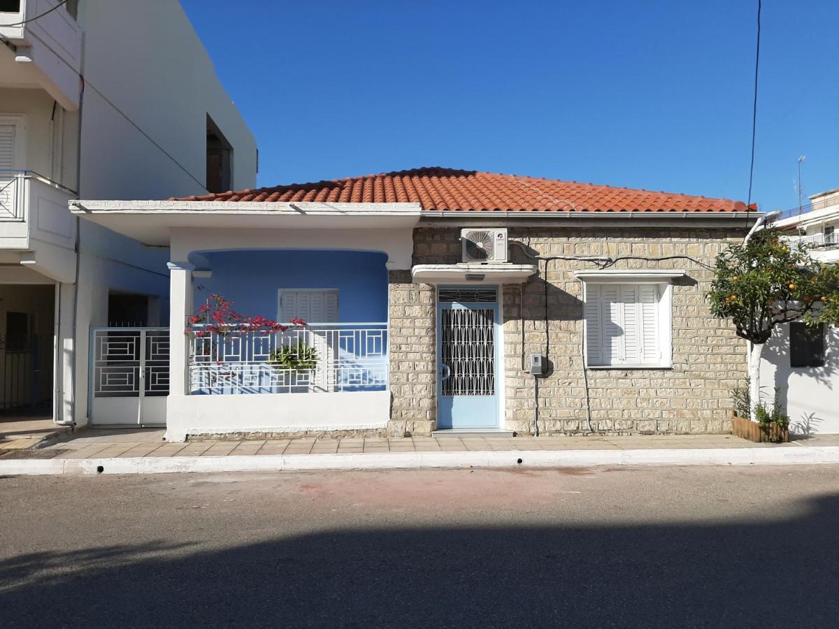 ΑΝΑΚΑΙΝΙΣΜΕΝΗ ΜΟΝΟΚΑΤΟΙΚΙΑ 125 τμ ΣΤΟ ΚΕΝΤΡΟ ΜΕ ΚΗΠΟ Βίλα Μεσολόγγι Εξωτερικό φωτογραφία