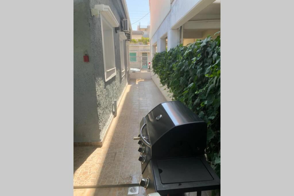 ΑΝΑΚΑΙΝΙΣΜΕΝΗ ΜΟΝΟΚΑΤΟΙΚΙΑ 125 τμ ΣΤΟ ΚΕΝΤΡΟ ΜΕ ΚΗΠΟ Βίλα Μεσολόγγι Εξωτερικό φωτογραφία